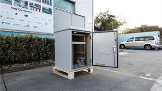 Cost Structure of Off-Grid Energy Storage Systems for Communication