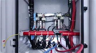 HyperCubeC&I | C&I Outdoor Battery Cabinet